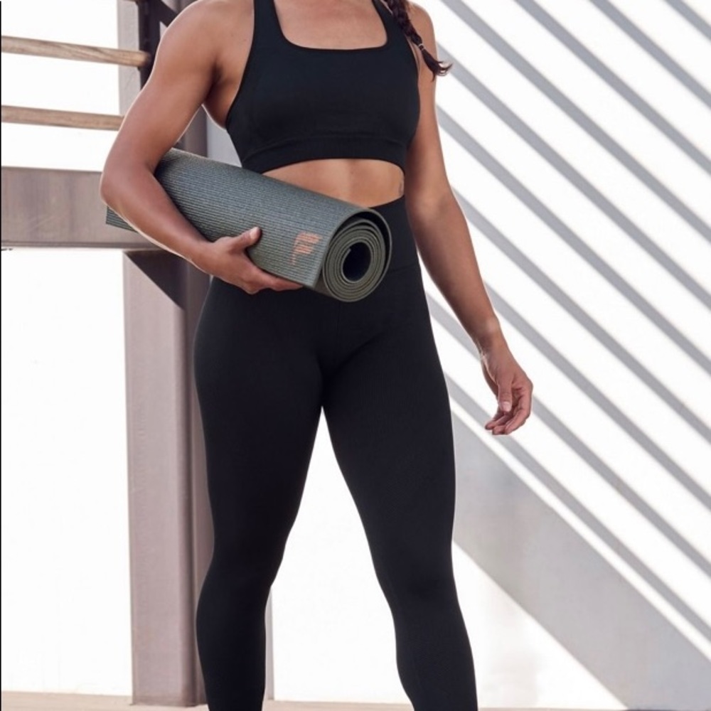 NWT Fabletics Athleisure Set Black Bri Seamless Sports Bra & Leggings